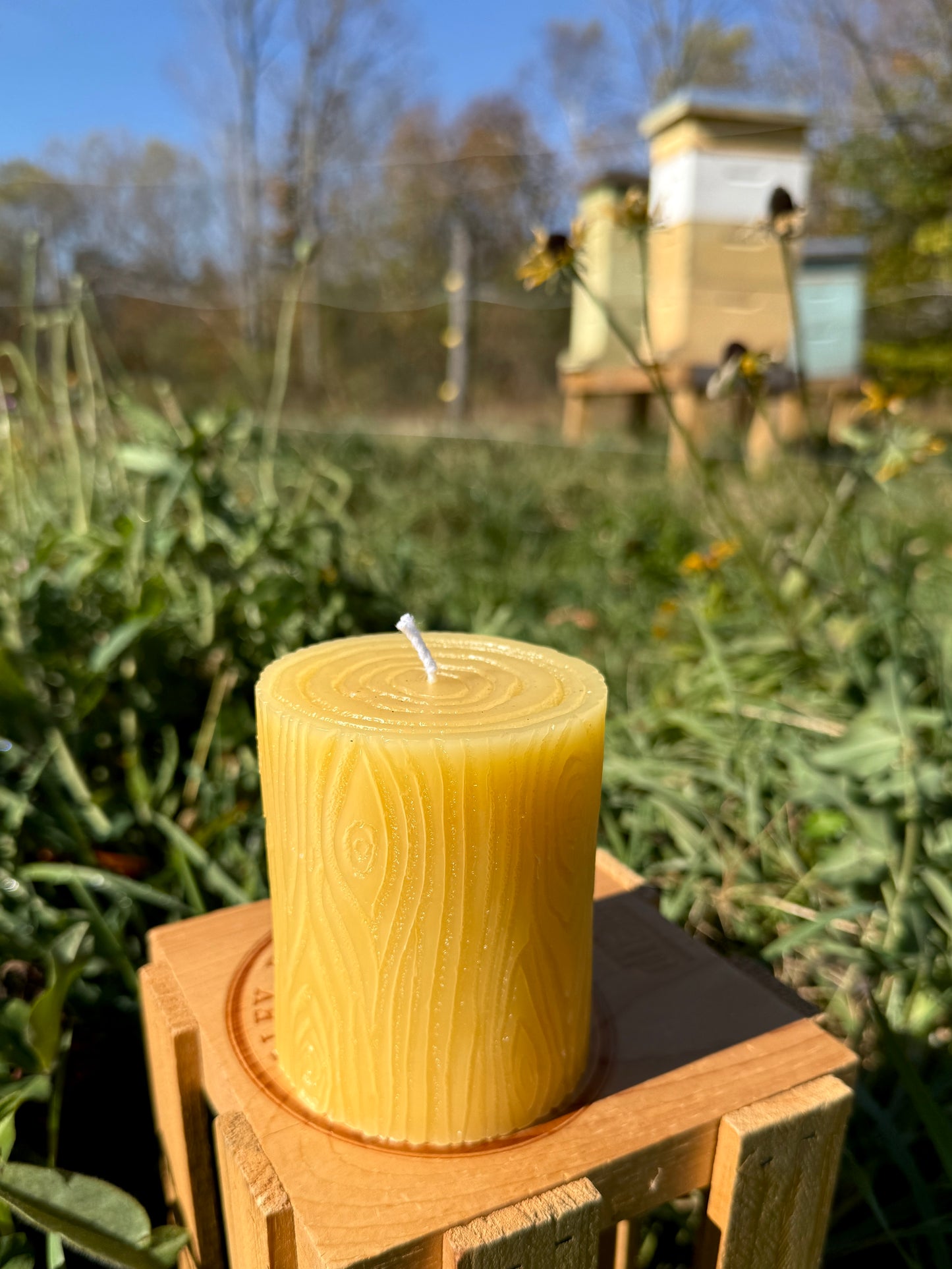 Pure Beeswax Candle (Wood Grain)